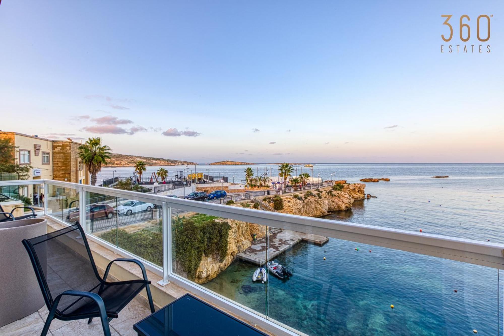Life On Waters Edge With Unique Views In St Pauls By 360 Estates Apartment *