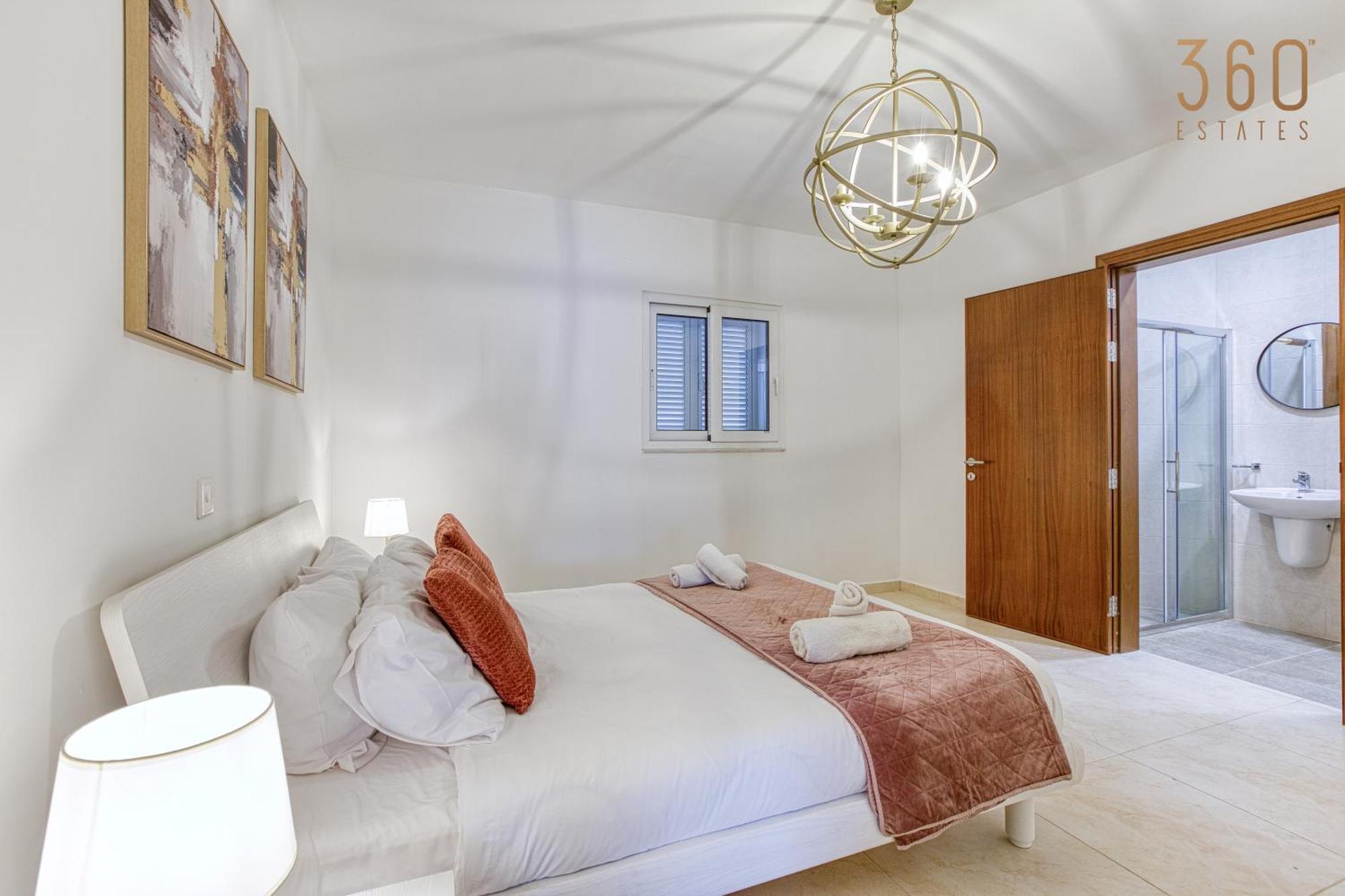 Life On Waters Edge With Unique Views In St Pauls By 360 Estates *