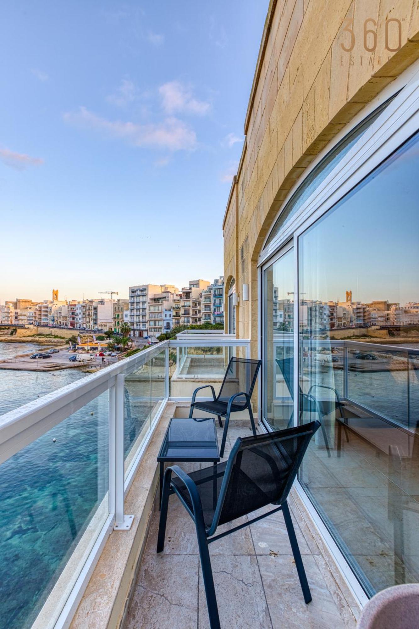Life On Waters Edge With Unique Views In St Pauls By 360 Estates Apartment *